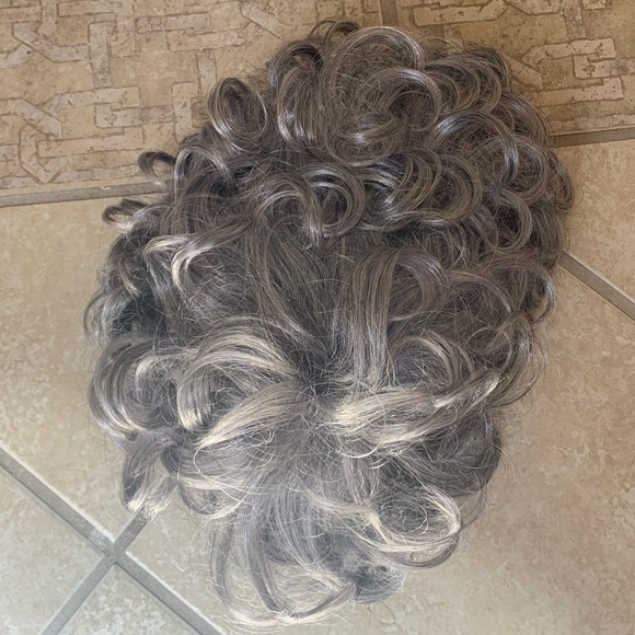 VIVICCA GRAY WIG Synthetic hair curls -Halloween gray hair wig - Picture 4 of 8
